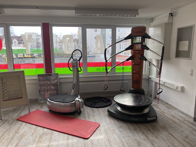fitplus_Fitnessstudio Lady Kempten Vibrationsplatte_1